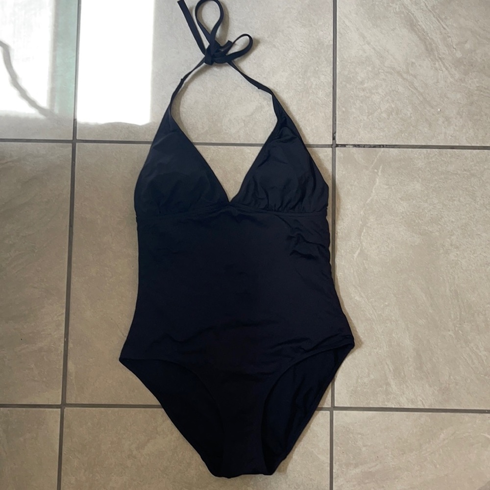 Women tie back one piece swimsuit